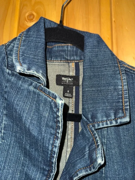 Mossimo Supply Co. Blue Denim Jacket with Contrast Stitching - Picture 2 of 3